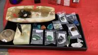 COLLECTION OF POLISHED SEMI-PRECIOUS STONES, MARBLE ASH TRAY & PEN HOLDER, ONYX FROG,