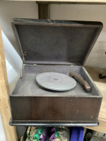 OLD RECORD PLAYER