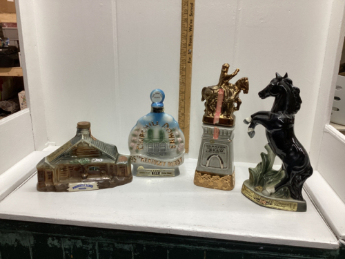 COLLECTIBLE LIQUOR DECANTERS