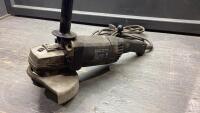 BLACK + DECKER PROFESSIONAL 7&rdquo; GRINDER