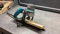 MAKITA ROUTER -MOUNTED ON BOARD
