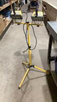 DOUBLE WORK LIGHT ON STAND