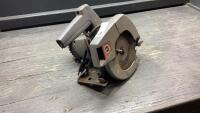 BLACK + DECKER CIRCULAR SAW