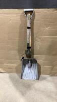(2) SMALL SHOVELS