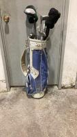 GOLF BAG W/ VARIETY OF CLUBS