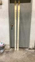VINTAGE SKIS - WHITE STAR KMEISSL CROSS