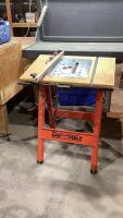 SAW TABLE WITH RIP FENCE