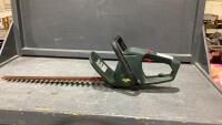 YARDWORKS ELECTRIC HEDGE TRIMMER