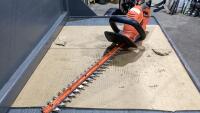 BLACK + DECKER ELECTRIC HEDGE TRIMMER