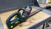 YARDWORKS 18V RECHARGEABLE HEDGE TRIMMER - 20&rdquo; BLADE
