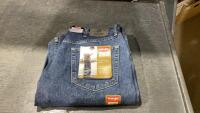 NEW WRANGLER JEANS - 34X30 RELAXED FIT