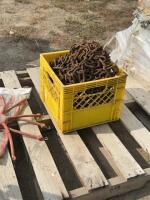 Set of tire chains and rubber chain tensioner