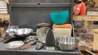BOX OF KITHEN ITEMS - BOWLS, SLOW COOKER, ELECTRIC WOK, , SMALL COLEMAN LUNCH COOLER, LARGE SIEVE