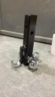 12" TRI BALL HITCH MOUNT W/ HOOK AND (3) BALLS