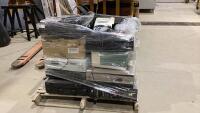PALLET W/ LARGE AMOUNT OF ELECTRONICS - VHS PLAYERS, CASSETTE PLAYERS, DVD PLAYERS, CD/RADIOS, OLD RECORD PLAYER