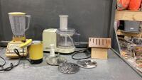 BOX W/ OLDER KITCHEN ITEMS - FOOD PROCESSOR, BLENDER, KNIFE BLOCK, VINTAGE COFFEE PERCOLATER