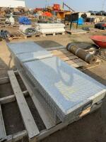 Challenger aluminum batwing box