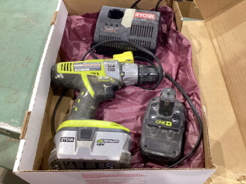 RYOBI 18V DRILL WITH BATTERY AND CHARGER