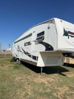 2006 SUMMIT RIDGE GOOSENECK CAMPER