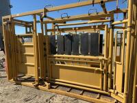 Tuff cattle squeeze