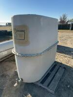 Fibreglass water tank with valve And lid