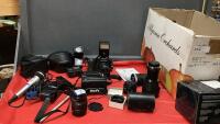 COLLECTION OF VINTAGE CAMERA'S & ACCESSORIES