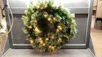 LARGE LIGHTED WREATH IN CANVAS HOLDER