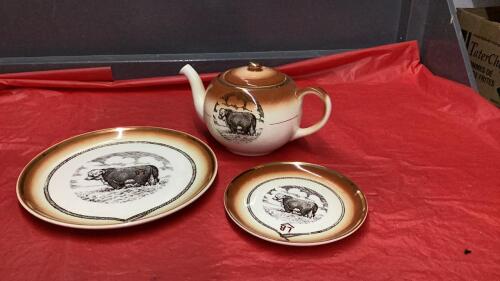 HYCROFT HERFORD CHINA SET - TEAPOT, DINNERPLATE, SIDE PLATE