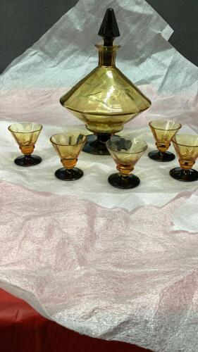 GLASS DECANTER SET