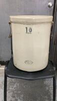 10 GALLON MEDALTA POTTERY CROCK