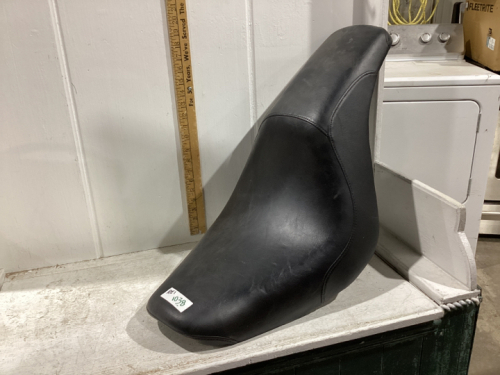 BLACK LEATHER MOTORBIKE SEAT