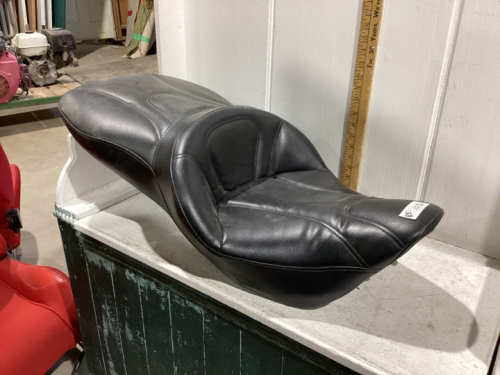 BLACK LEATHER MOTORBIKE SEAT