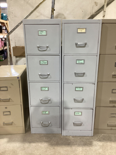 2 4-DRAWER FILING CABINETS - GRAY COLOUR