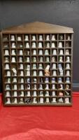 (100) VINTAGE THIMBLE COLLECTION IN DISPLAY CASE