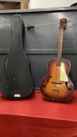 VINTAGE GUITAR & CASE