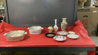 FLAT W/ (2) VINTAGE CASSEROLES & MISC GLASSWARE