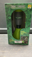 SMALL HAND YARD SPRAYER