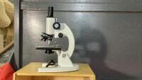 MICROCOPE IN WOOD BOX