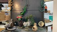 BOX OF MISC DECOR ITEMS - METAL GHEKOS, ELEPHANT WALL PIECE, RESIN ELEPHANT JAR, MONKEY ON TREE W/BOWL, GLASS VASE IN METAL STAND,