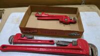 Pipe wrenches