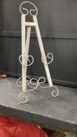 WHITE METAL EASEL
