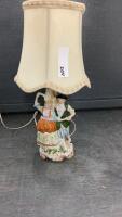 VINTAGE TABLE LAMP W/ DANCING FIGURINES