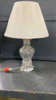 PINWHEEL CRYSTAL BASE LAMP