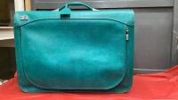 VINTAGE CARSON VINYL SUITCASE