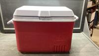 RUBBERMAID COOLER WITH DRAIN