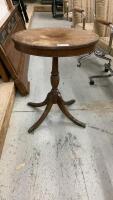 VINTAGE SIDE TABLE/PLANT STAND