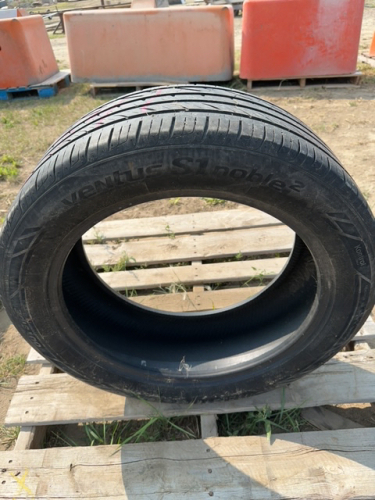 One Hankook, 19 inch car tire