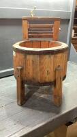 WOOD &ldquo;WASHER&rdquo; SHAPED PLANTER