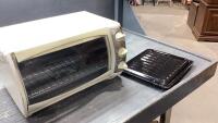 TOASTER. OVEN