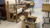 NITUS LECLERC LOOM W/ BENCH, ACCESSORIES & WOOL
